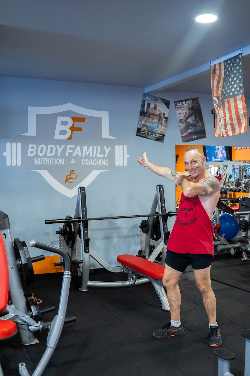 Body Family - Photo 1