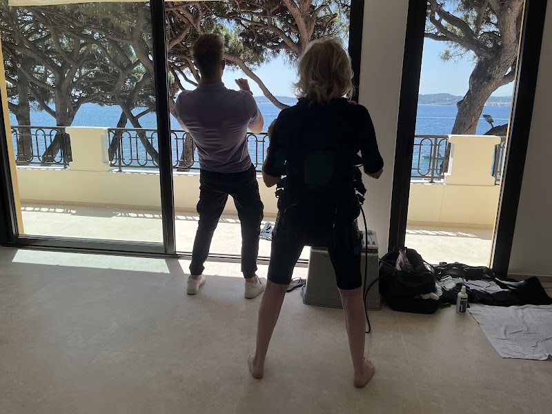 Rise Up EMS electro stimulation à domicile - coaching sportif