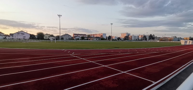 Stade municipal de foot et athlétisme