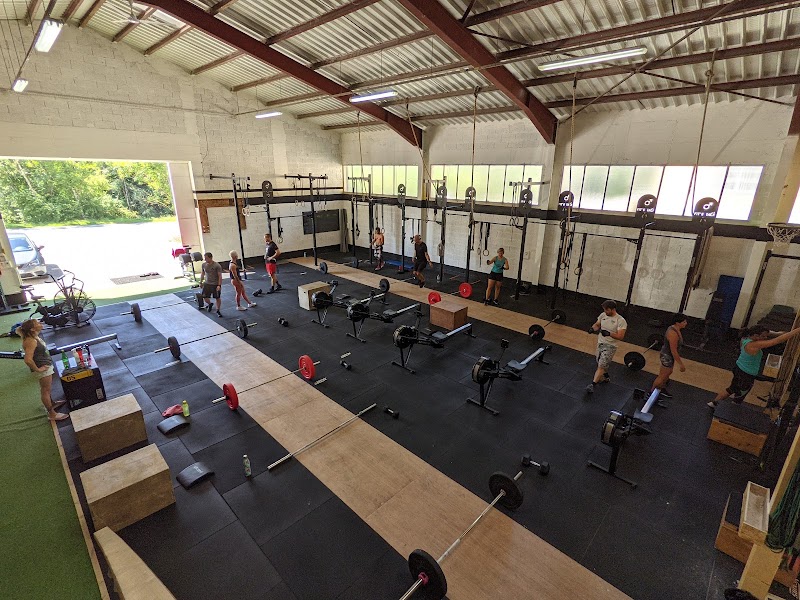 LE HANGAR - THONES TRAINING = VOTRE BOX DANS LES ARAVIS / THÔNES