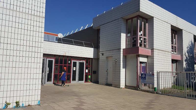 Centre Sportif et Socio-Culturel Pierre et Marie Curie - Photo 1