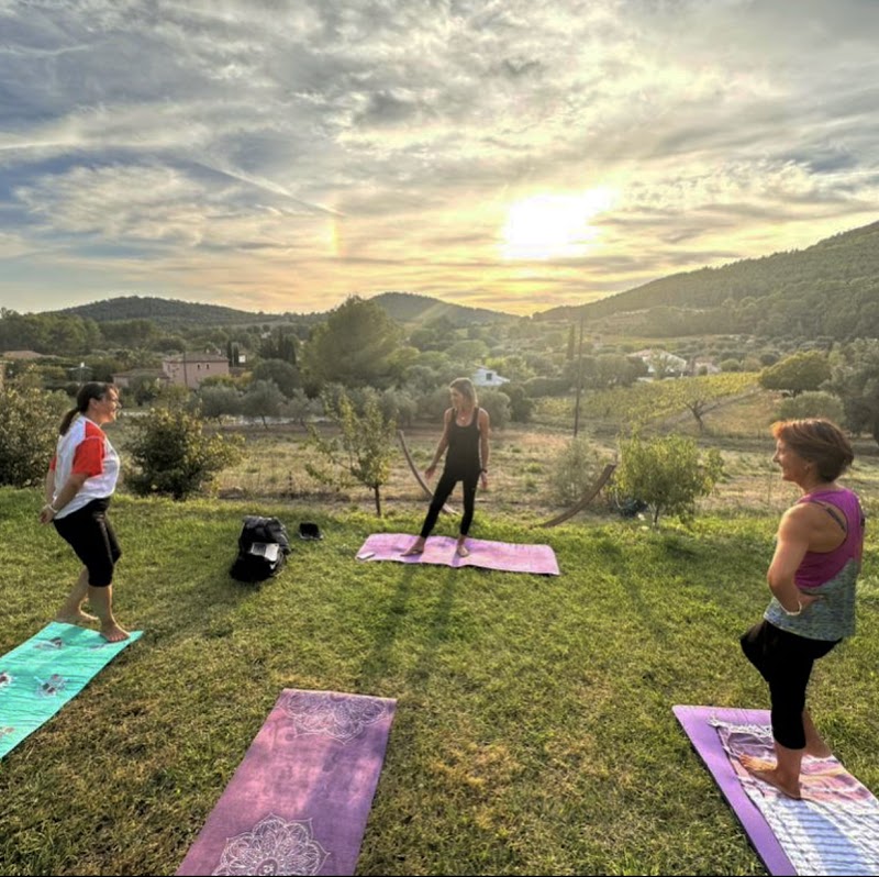 Stephanie Coaching｜Coach Bien-Être Physique & Mental｜Coach Sportif, Pilates, Yoga, Développement Personnel