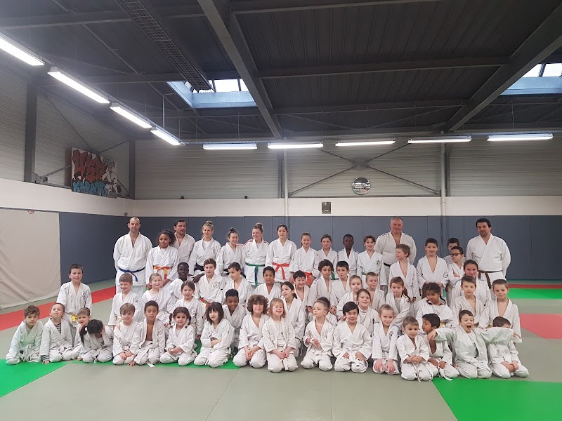 GRAVIGNY Complexe sportif