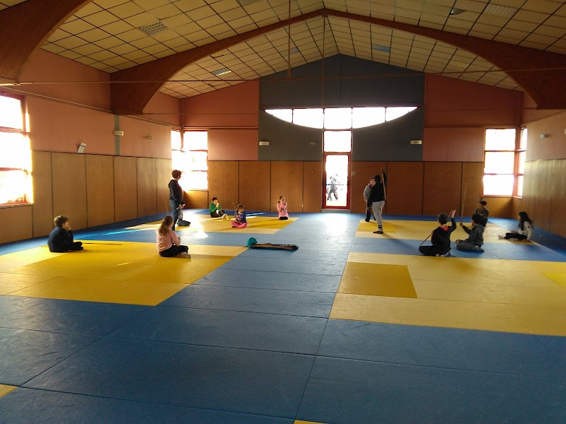 Gymnase Municipal / Dojo / City Stade et Skatepark