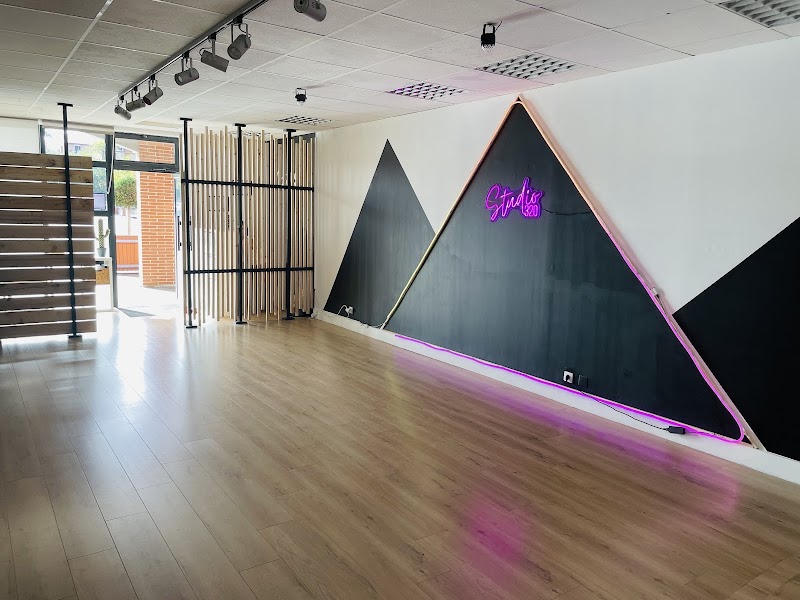 Studio 320