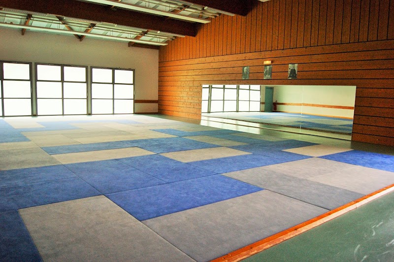Complexe sportif Visiosport (Gymnase, Foot Zazz, Basket Club BC3R)